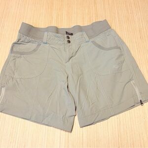 Kuhl Women’s Hiking Shorts Beige Khaki Gorpcore size 8/10